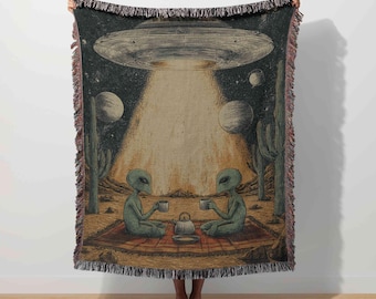 Retro UFO Tapestry, Alien Abduction Woven Blanket, Funny Alien Art, Cute UFO Decor, Whimsical Cosmic Throw