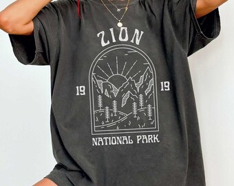 Zion National Park Shirt Zion Park Crewneck Zion Canyon Tshirt Utah Camp Hike Tee Nature Clothing Gift Outdoor Adventure UT Vacation Apparel