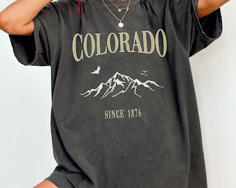 Colorado Shirt Mountain Crewneck Vintage CO State Tshirt Colorado Clothing Comfort Colors Apparel Hike Camp Nature Tee Travel Outdoor Winter