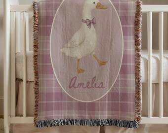 Manta de bebé de ganso personalizada, manta tejida a cuadros rosas con nombre personalizado, decoración de guardería de ganso de granja, regalo de cabaña, manta para baby shower