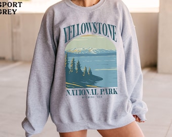 Yellowstone National Park Sweatshirt Wyoming Sweater Retro Mountain Shirt Vintage Crewneck Camp Hike Nature Outdoor Adventure Granola Girl