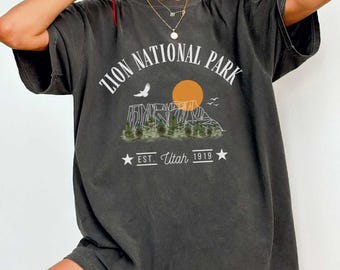 Zion National Park Shirt Zion Park Crewneck Zion Canyon Tshirt Utah Camp Hike Tee Nature Clothing Gift UT Vacation Apparel Outdoor Adventure