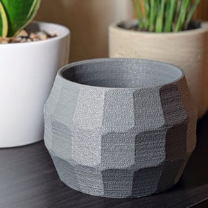 Geometric Curved Planter