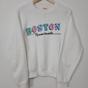 Vintage Boston Massachusetts White Sweatshirts / Size Medium
