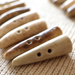 Echter Geweih Knopf, 3-5 cm (1,18-1,96 in) Handgefertigte Knöpfe, Geweih Knöpfe im alten Stil, Hirsch & Elch Geweih Knöpfe zum Nähen, Stricken und DIY-Projekte