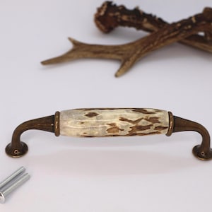 Rehgeweih Schubladenknauf, rustikale Bronze-Hardwares, echter Geweih Türgriff, Cabin Decor