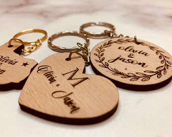 Favor de boda personalizado LLAVERO Favor de boda de madera personalizado Boda personalizada Gracias Regalos Favores para invitados Boda rústica