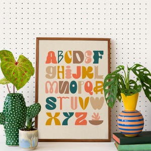 Druckbares Englisches Alphabet Poster Warme Farben ABC Poster Montessori Vorschulplakat Klassenzimmer Alphabet Großbuchstaben Modernes Klassenzimmer