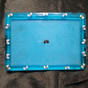 Custom controller game tray
