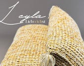 LEYLA Häkelkissen | Veganes Kissen mit Quasten | Beigefarbener Boho-Kissen mit Glanzgarn & Knötchen | Handmade Unikat