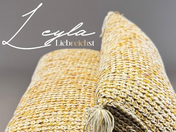 LEYLA Häkelkissen | Veganes Kissen mit Quasten | Beigefarbener Boho-Kissen mit Glanzgarn & Knötchen | Handmade Unikat