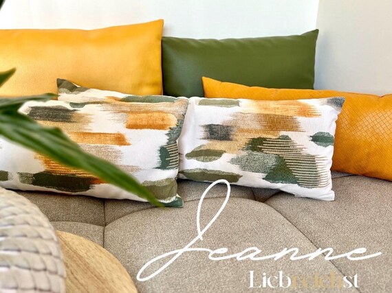 JEANNE Dekokissen | Handgemachtes Kissen mit Pinselstrich-Design in Weiß, Oliv, Braun & Beige | Länglich | modern