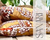 SANARI Dekokissen | Handgemachtes Zierkissen mit floralem Design in warmem Senf, Rostrot, Braun & Creme | Baumwolle