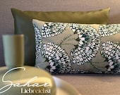 SAHAR Dekokissen | Handgemachtes Zierkissen mit floralem Design in pudrigem Mint, Olivgrün, Petrol & Creme | Baumwolle