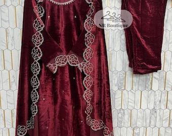 マルーンレッドベルベットのクルタズボンセット、金細工、インド