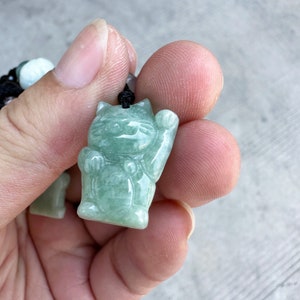 Natural A-grade jadeite, hand-carved lucky cat. Cute shape, light green. zdjęcie 7