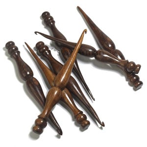 Rosewood Crochet Hooks: Ergonomic Yarn Crafting, 3.5mm-8mm