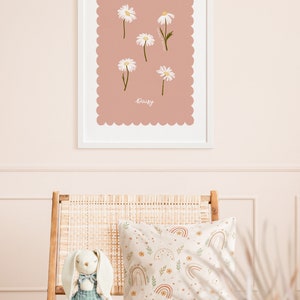 Geburt Blumen Print April Gänseblümchen Personalisierte Illustration Handgezeichnete Blumen Mädchenzimmer Kinderzimmer Dekor Mädchenzimmer Jakobsmuschelrand Bild 4