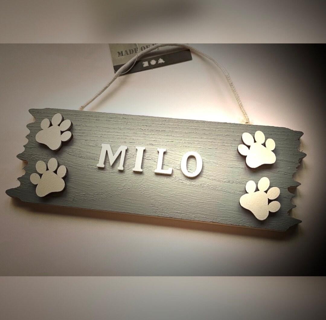 Personalised Wooden Name Plaque Kennel Dog Cat Pet Sign Gift White Grey
