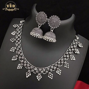 Oxidierte Silber Choker Halskette & Jhumka Ohrringe: Indisches Boho Schmuck Set