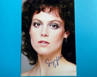 Sigourney Weaver signed photo authentic autograph with COA