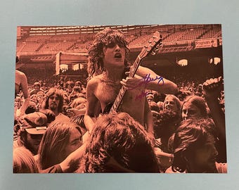 AC/DC ACDC 直筆サイン入り アンガス・ヤング サイン写真付きギター