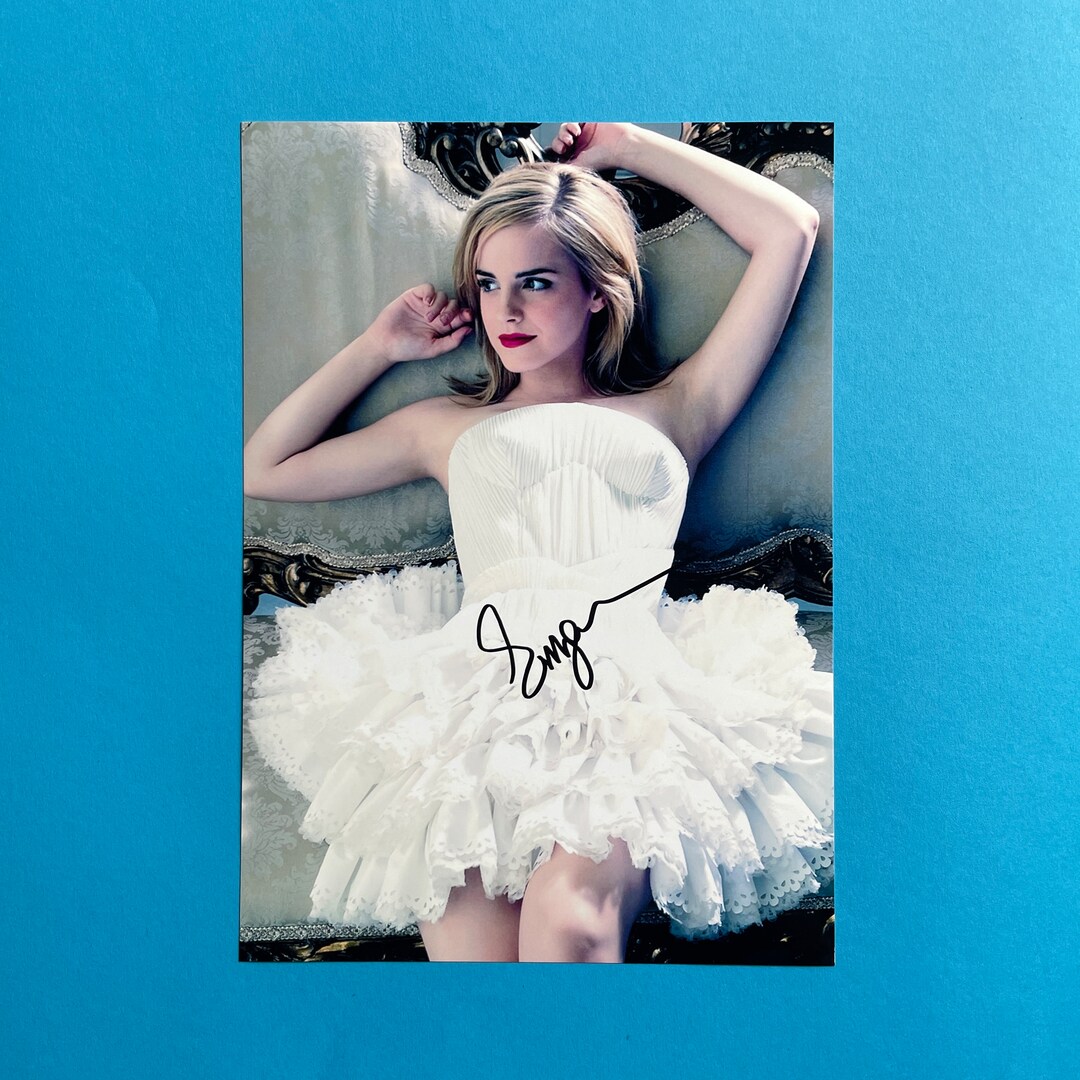 EMMA WATSON Signed Autographed Photo action scene COA hologram main image 1