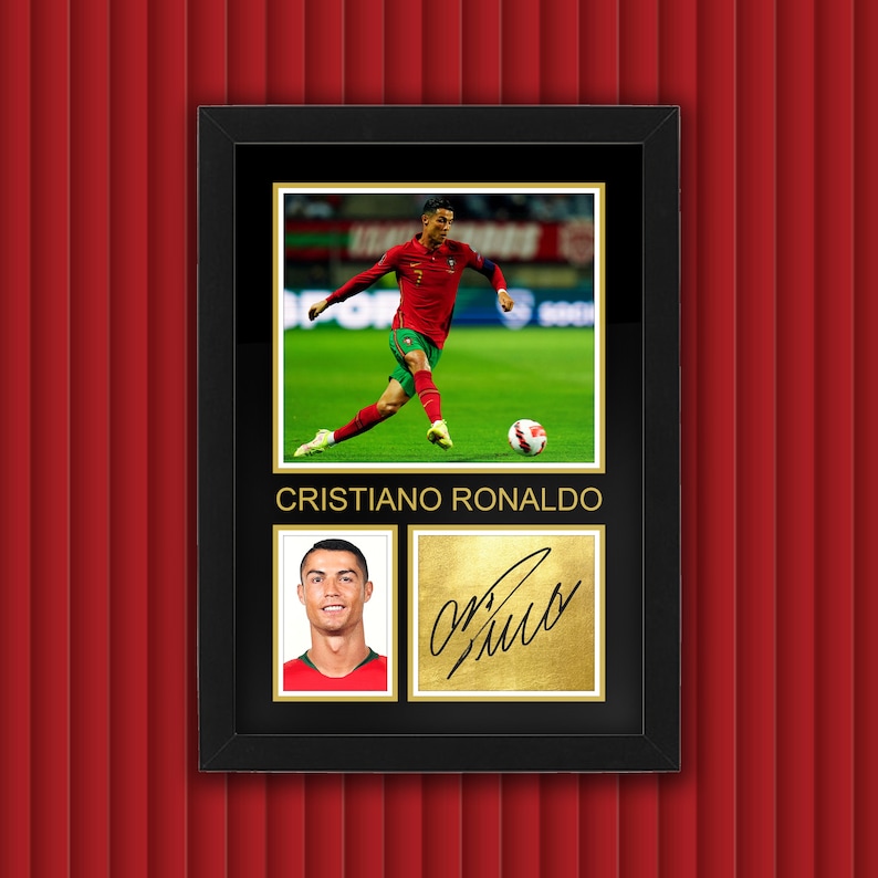 CRISTIANO RONALDO / PORTUGAL Display Case w Reproduced Autograph Signature Framed Unique Gift image 1