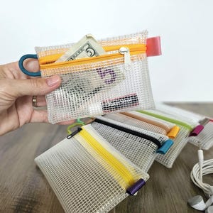 Small Clear Zipper Pouch – Transparent Travel Case & Everyday Carry Organizer for Accessories