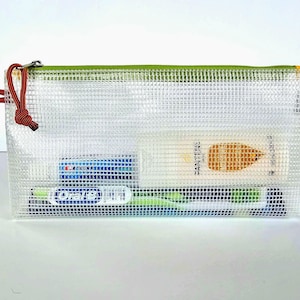 Clear Toiletry & Makeup Bag – Sturdy Water-Resistant Travel Pouch for Accessories, Beach, or Gym