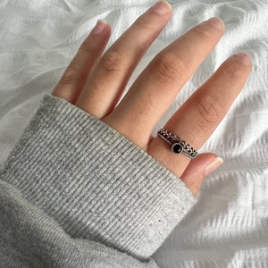 Schwarzer Onyx Blattring, verstellbarer Ring, Blattring für Frauen, Doppelschicht-Edelsteinring, Naturringe, minimalistischer Schmuck Bild 7