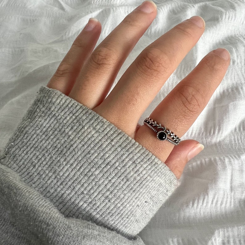 Schwarzer Onyx Blattring, verstellbarer Ring, Blattring für Frauen, Doppelschicht-Edelsteinring, Naturringe, minimalistischer Schmuck Bild 7