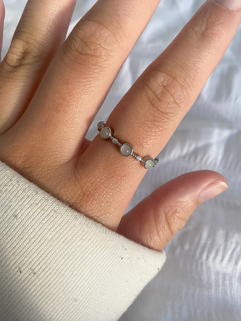 Sterling Silver Moonstone Ring, Adjustable Ring, Dainty Gemstone Ring, Cute Ring, Delicate Ring, Rings For Women, Minimalist Jewellery, Ring zdjęcie 2