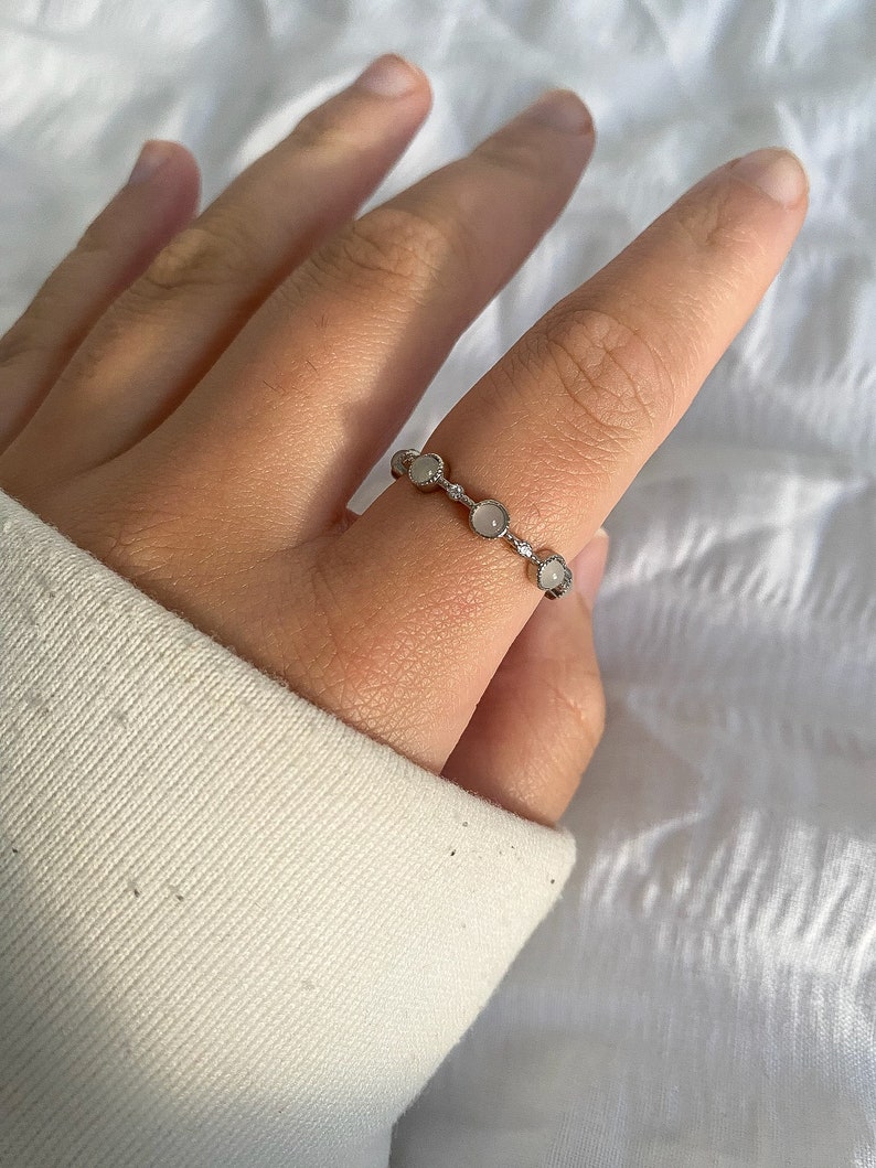 Sterling Silver Moonstone Ring, Adjustable Ring, Dainty Gemstone Ring, Cute Ring, Delicate Ring, Rings For Women, Minimalist Jewellery, Ring zdjęcie 3