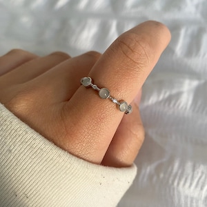 Sterling Silver Moonstone Ring, Adjustable Ring, Dainty Gemstone Ring, Cute Ring, Delicate Ring, Rings For Women, Minimalist Jewellery, Ring zdjęcie 8