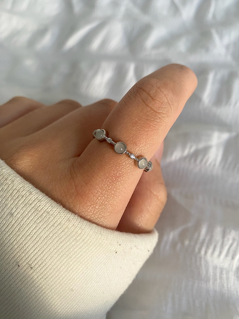 Sterling Silver Moonstone Ring, Adjustable Ring, Dainty Gemstone Ring, Cute Ring, Delicate Ring, Rings For Women, Minimalist Jewellery, Ring zdjęcie 8