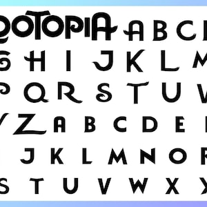 Może przedstawiać: Czarny tekst na białym tle z napisem "Zootopia" i pełnym alfabetem. Litery są w charakterystycznej, pogrubionej czcionce. Obraz ma jasnoniebieskie gradientowe tło.