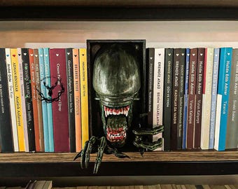 Xenomorph /Bookshelf Figüre / Book Nook
