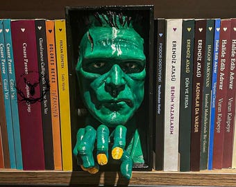 Frankenstein V2 / Bookshelf Figure / Book Nook / Collection / Gift / 21 CM