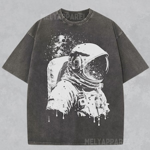 Astronaut Shirt Vintage Style Graphic Tee Galaxy Comfort Colors Tshirt Retro Space Gift for Him Galaxy T-shirt Nasa Clothes