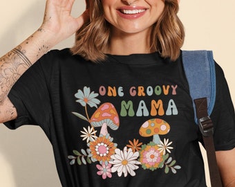 One groovy mama shirt Retro mom tshirt Hippie Mushrooms T-shirt Mother's day Boho Flowers Crewneck Tee 70s Gift for Nana