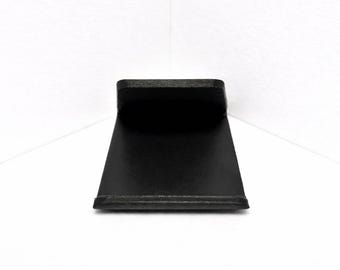 Minimalist 3D Printed Phone Stand – Desk & Bedside Smartphone Holder for iPhone, Samsung and Android – Modern Compact Design