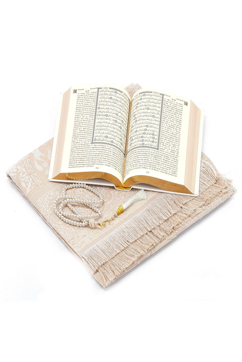 Le Saint Quran Set, French Meal,3 Pieces Set,Janamaz and Tasbih,French and Arabic Quran,Medina Script,French Translatiton,Luxury Hardcover image 5