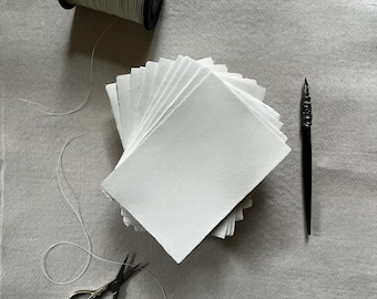 Hojas de papel artesanal Merengue DIN B6 · 12 x 17 cm (4,72" x 6,69") · 10 uds · Papel de algodón con bordes barbados · Blanco roto