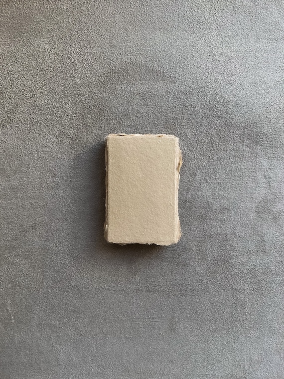 Biscuit Handmade Place-/Business Cards · 5.5 x 8.5 cm (2.17" x 3.35") · 285 - 350 gsm · 10 pcs · Deckled Edge Cotton Paper · Warm Beige