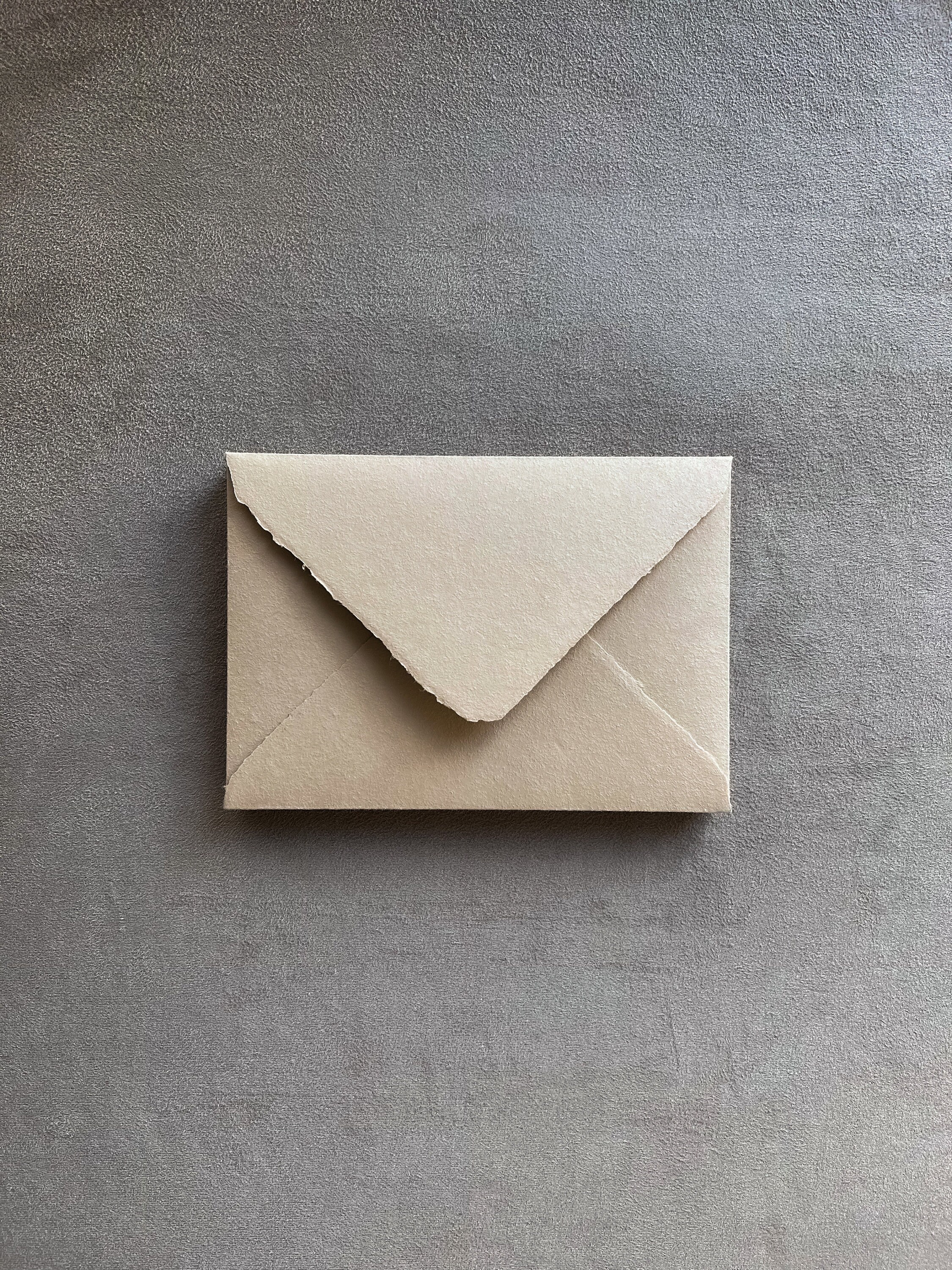 Enveloppe recyclée, dimension enveloppes 16x16 cm, 120 gr, naturel
