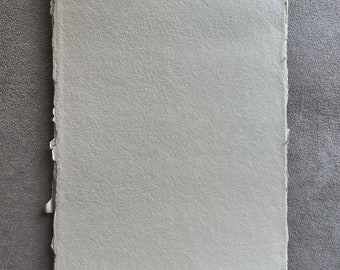 Hojas de papel hechas a mano con diseño de setas, tamaño DIN A5 · 14,8 x 21 cm (5,83" x 8,27") · 10 unidades · Papel de algodón con bordes barbados · Beige frío