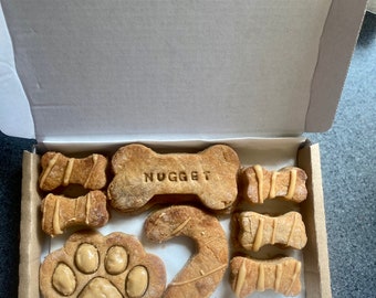 Homemade personalised honey and peanut biscuits for dogs filled with 100% natural yummy dog treats