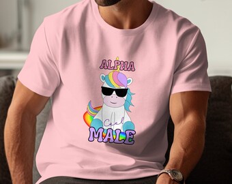 Camiseta unisex con gráfico de unicornio y arcoíris de macho alfa irónico