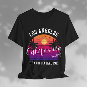 T-shirt de surf coucher de soleil en Californie, t-shirt graphique de plage rétro, chemise Summer Vibes, vêtements de surf de style vintage, vêtements de l'été 2024